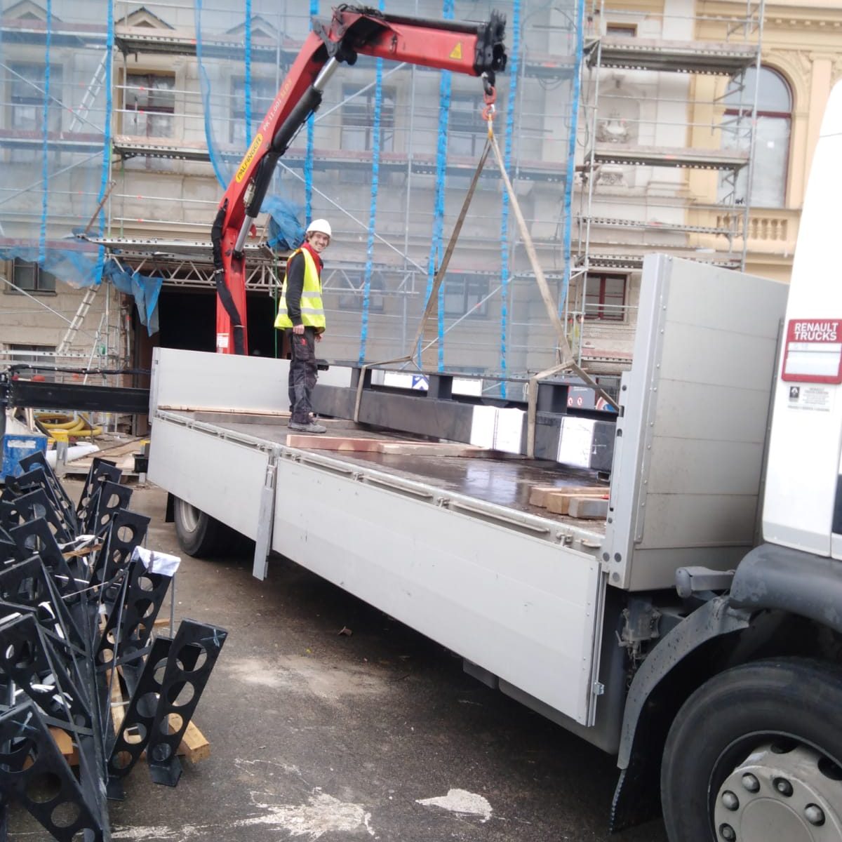 Práce s hydraulickou rukou